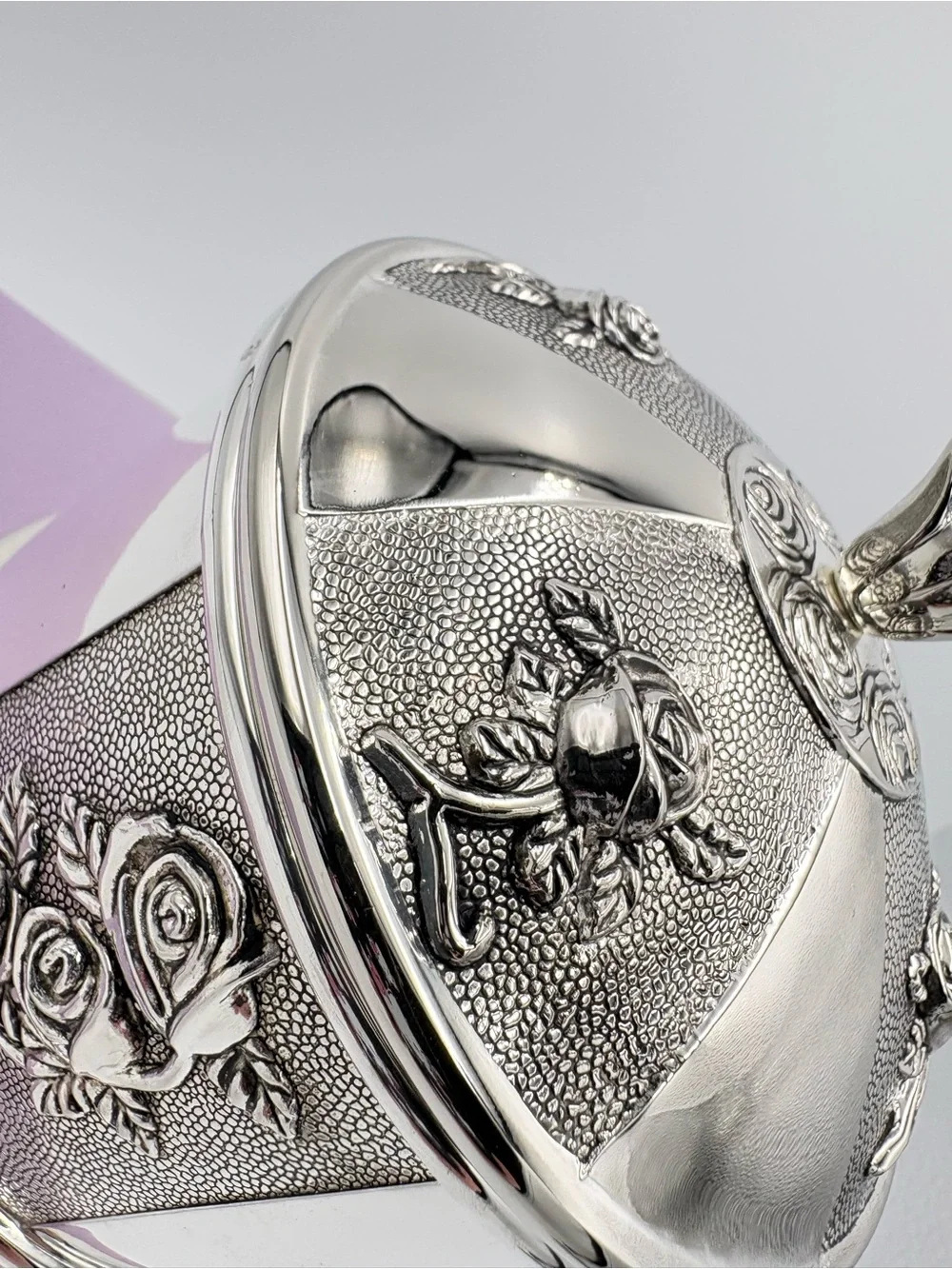 Vintage Elegant Silver Plated Rose Embossed Decorative Trinket/Jewely Box w/Lid